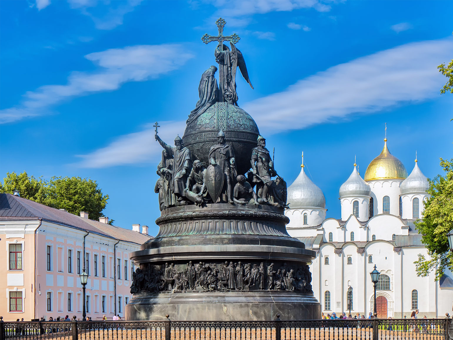Памятник Тысячелетие России в Новгородском кремле